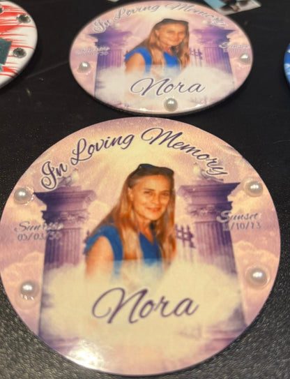 Memorial buttons with a photo 